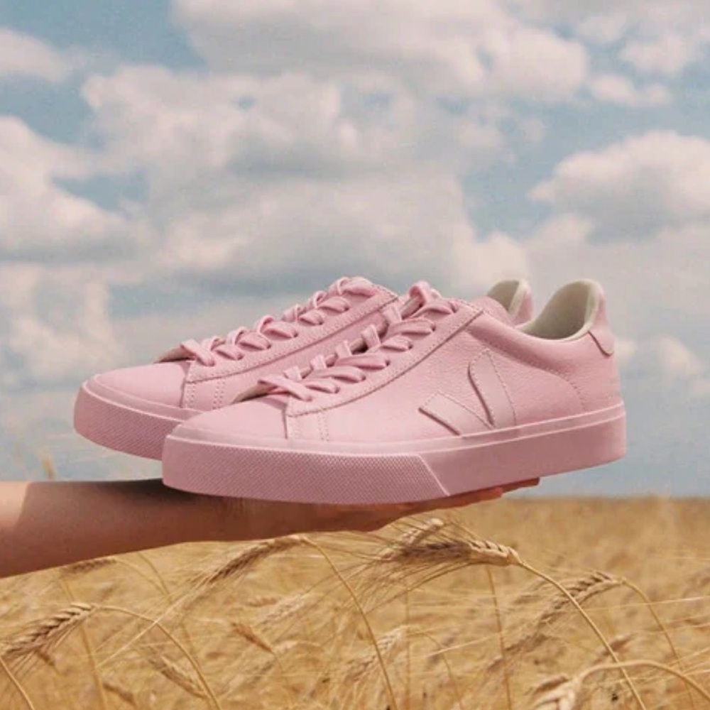 Veja x Mansur Gavriel Campo ChromeFree Leather Sneakers
Pink 🌸